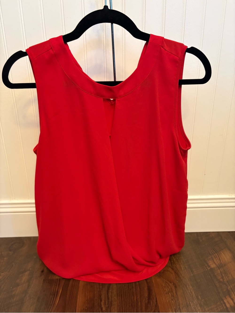 NWT 41 Hawthorn Clearwater Surplice Sleeveless Blouse Red Size Small